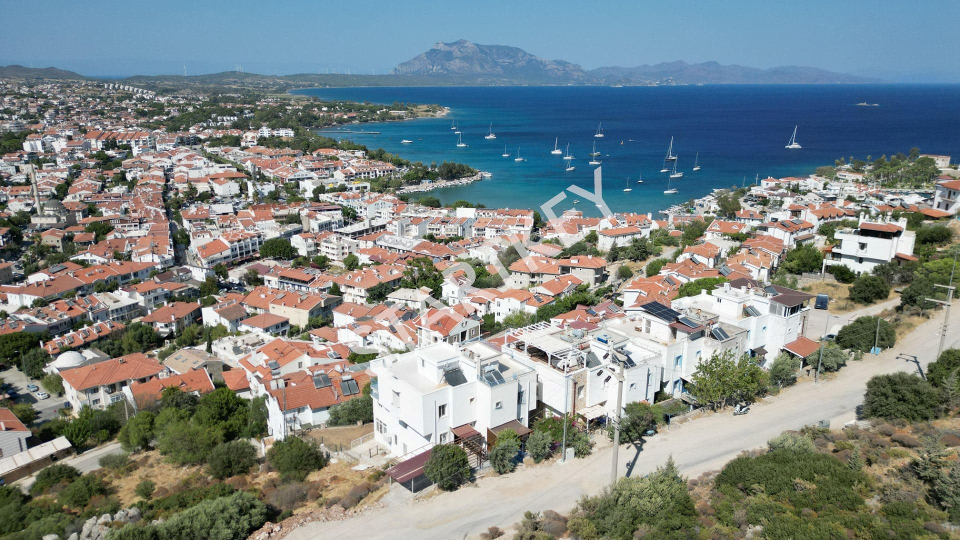 Datça Merkezde Deniz Manzaralı Satılık İkiz Villa — kare 2