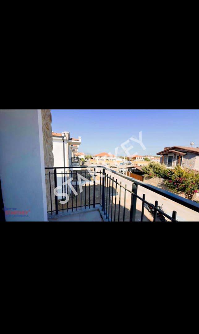 Reşadiye Mahalesinde Satlık Üst Kat 1+1 Daire — kare 2