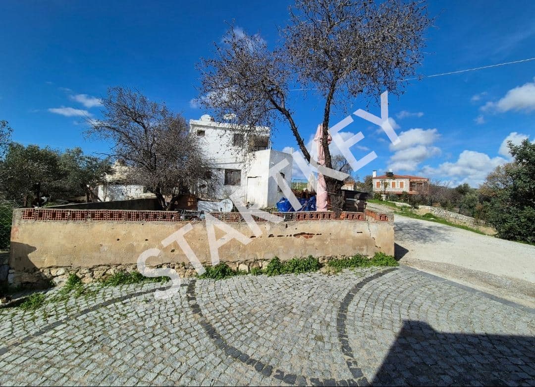 Datça Reşadiye'de Satılık 2 Katlı 2 Daireden Oluşan Deniz Manzaralı Köy Evi