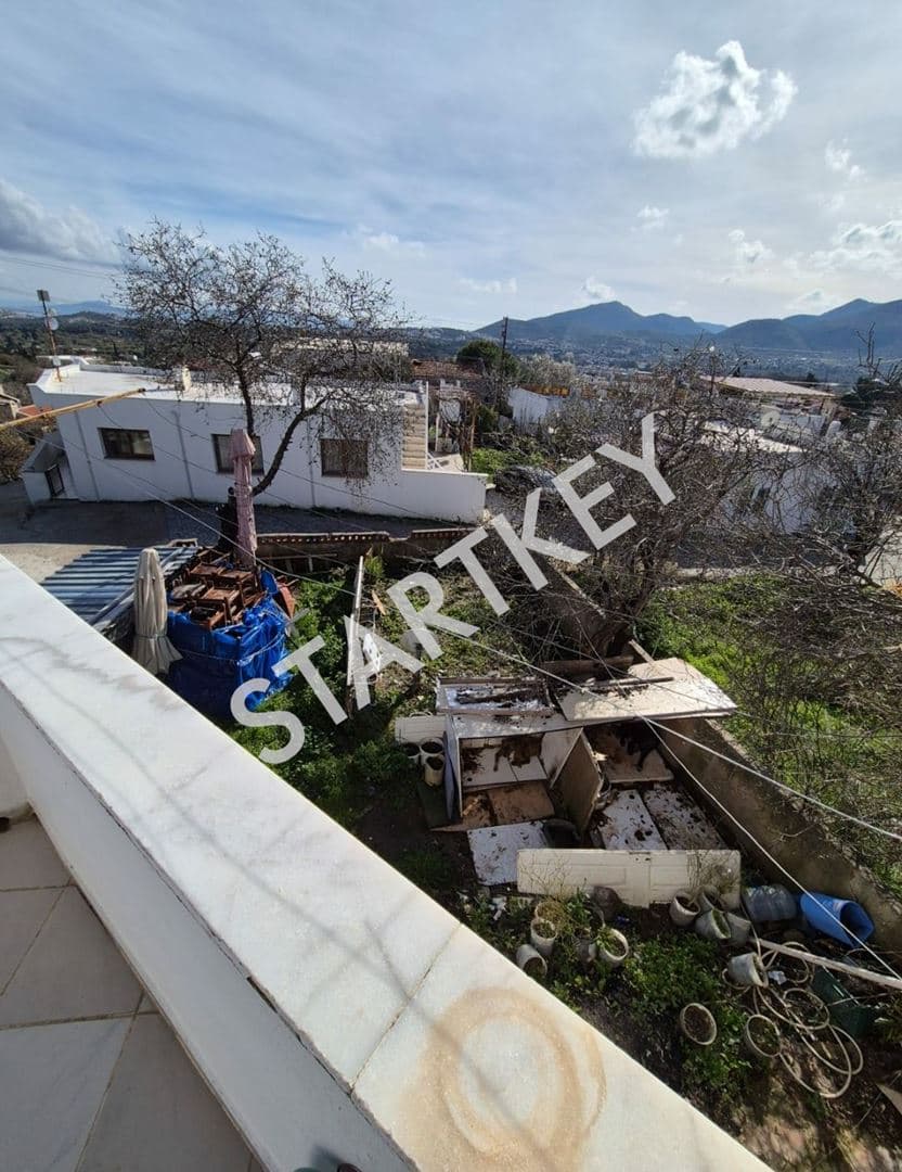 Datça Reşadiye'de Satılık 2 Katlı 2 Daireden Oluşan Deniz Manzaralı Köy Evi — kare 5