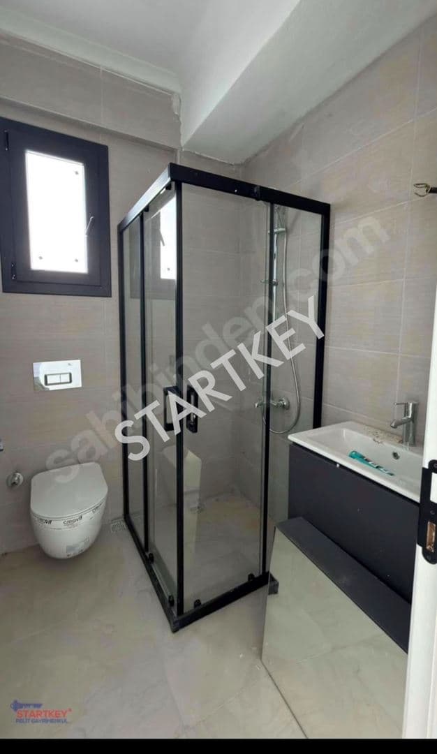 Reşadiye Mahalesinde Satlık Üst Kat 1+1 Daire — kare 4