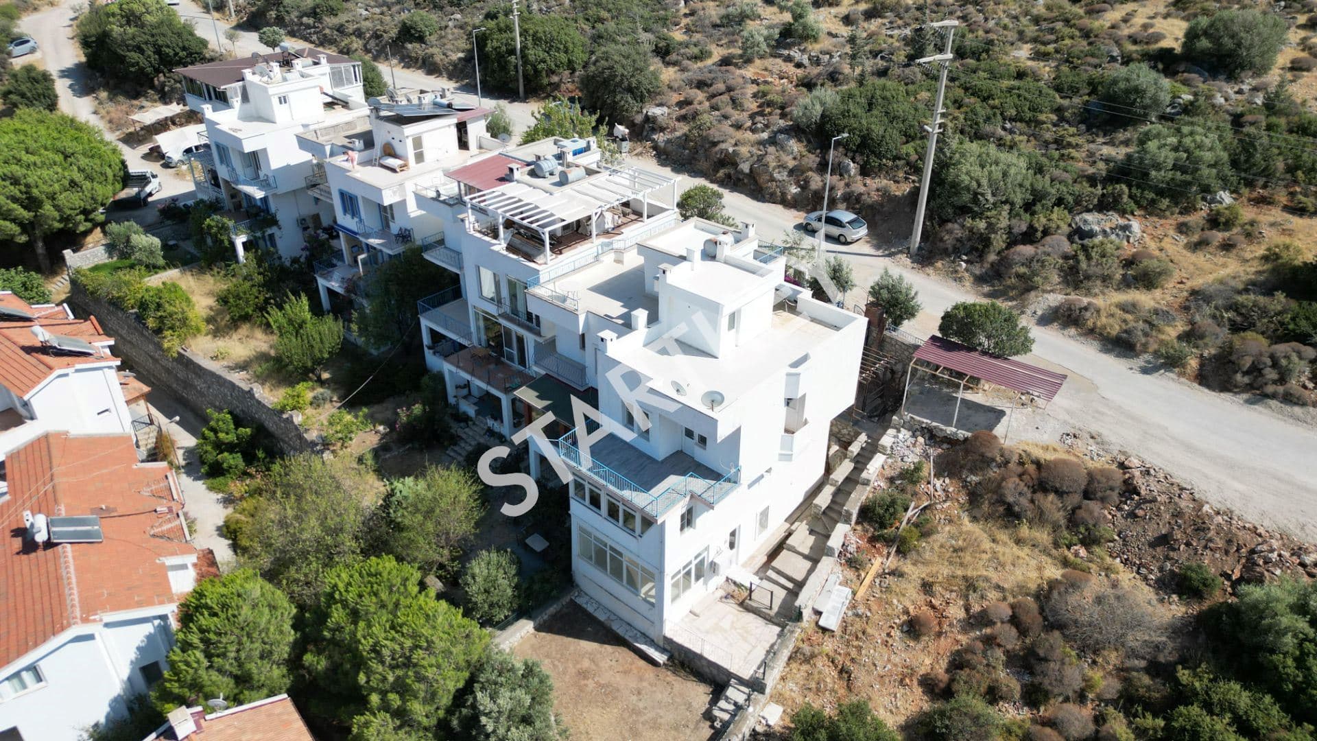 Datça Merkezde Deniz Manzaralı Satılık İkiz Villa — kare 3