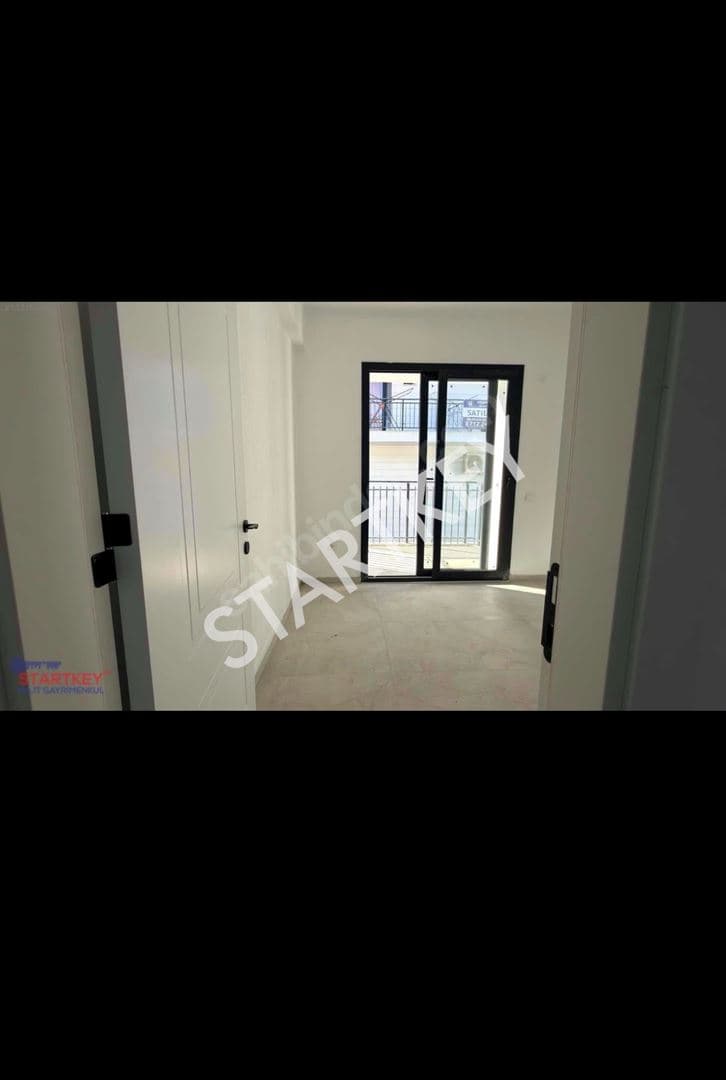 Reşadiye Mahalesinde Satlık Üst Kat 1+1 Daire — kare 5